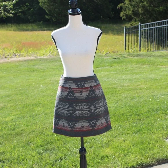 Dalia Collection Modern fit, aztec mini skirt .... - Picture 1 of 8